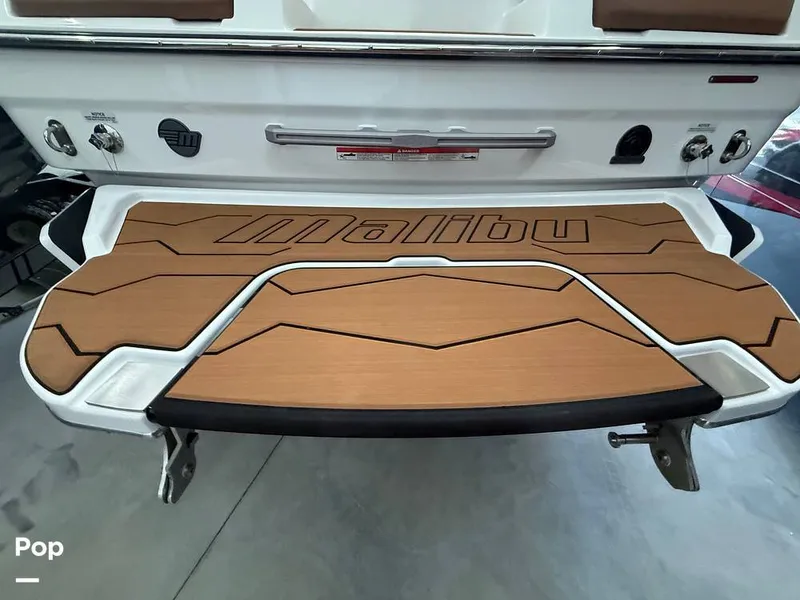 Slide: The Image of Malibu Wakesetter 24 MXZ 2025 - 16049895