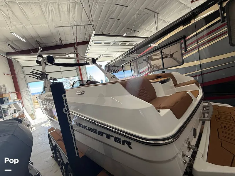 Slide: The Image of Malibu Wakesetter 24 MXZ 2025 - 16049896