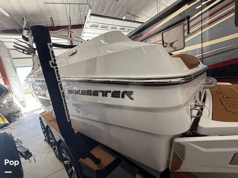 Slide: The Image of Malibu Wakesetter 24 MXZ 2025 - 16049897