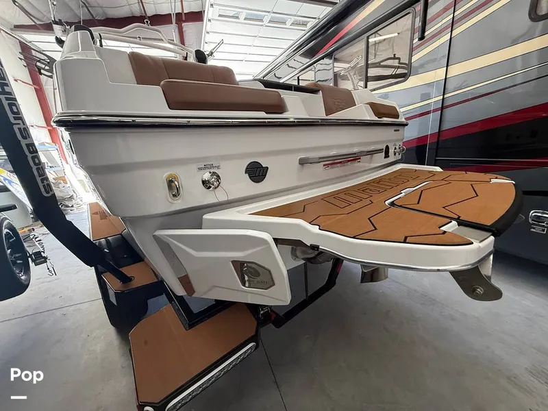 Slide: The Image of Malibu Wakesetter 24 MXZ 2025 - 16049898