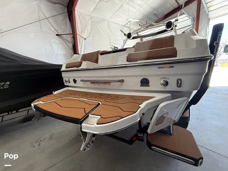Slide: The Image of Malibu Wakesetter 24 MXZ 2025 - 16049900