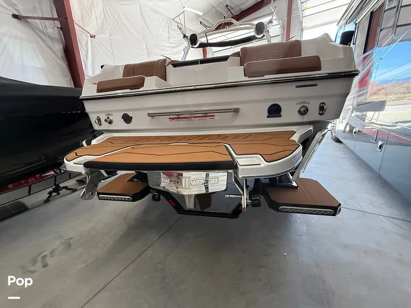 Slide: The Image of Malibu Wakesetter 24 MXZ 2025 - 16049905