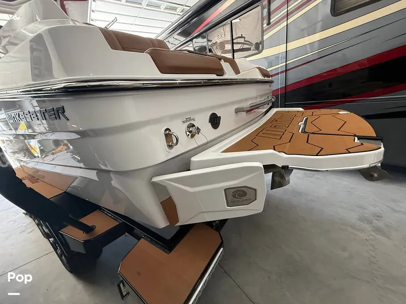 Slide: The Image of Malibu Wakesetter 24 MXZ 2025 - 16049918