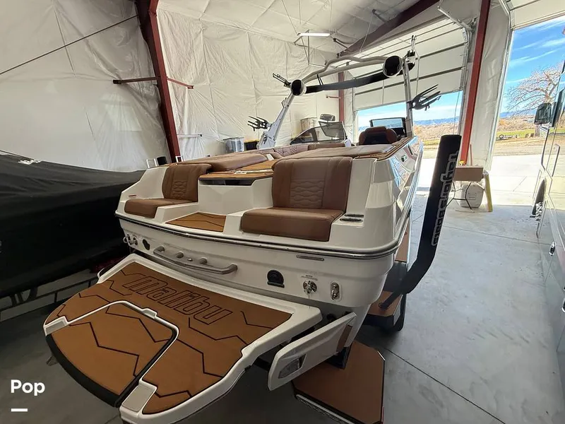 Slide: The Image of Malibu Wakesetter 24 MXZ 2025 - 16049921