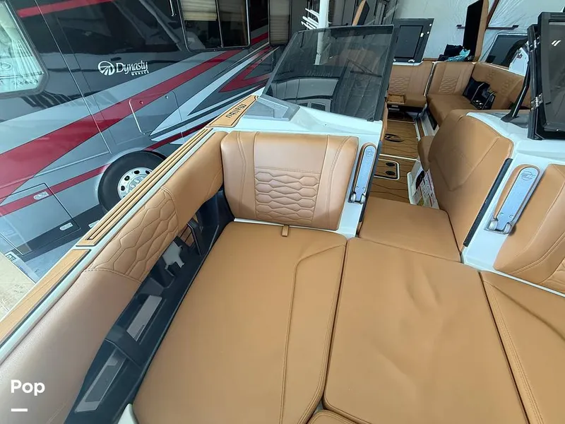 Slide: The Image of Malibu Wakesetter 24 MXZ 2025 - 16050013