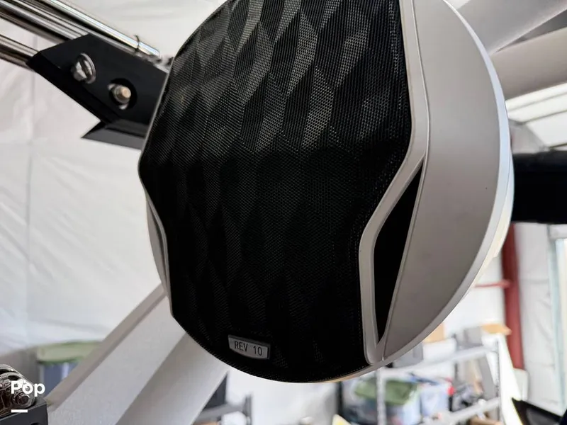 Slide: The Image of Malibu Wakesetter 24 MXZ 2025 - 16050018