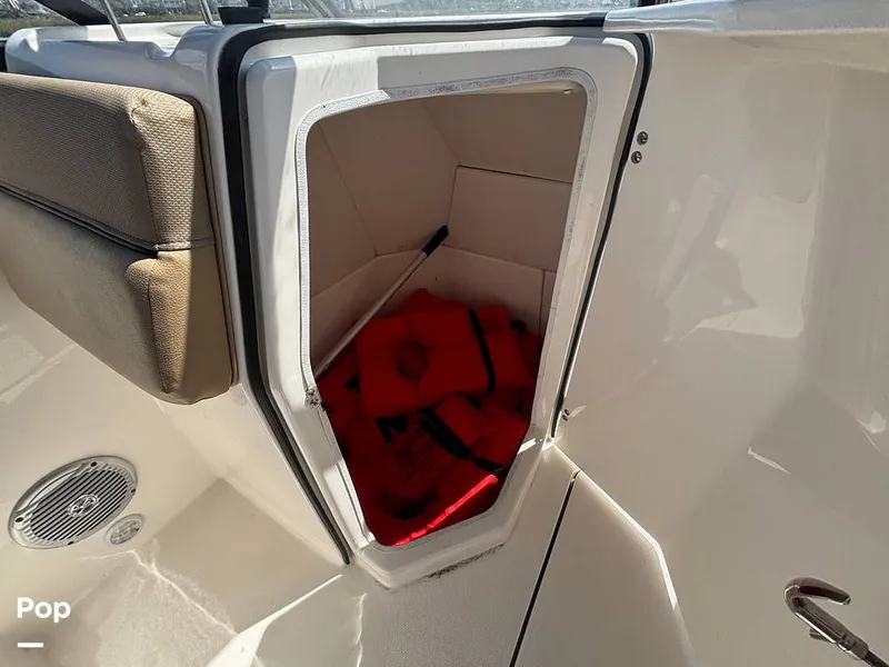 Slide: The Image of Bayliner DX2200 2024 - 15908120