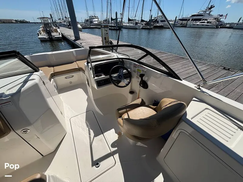 Slide: The Image of Bayliner DX2200 2024 - 15908123