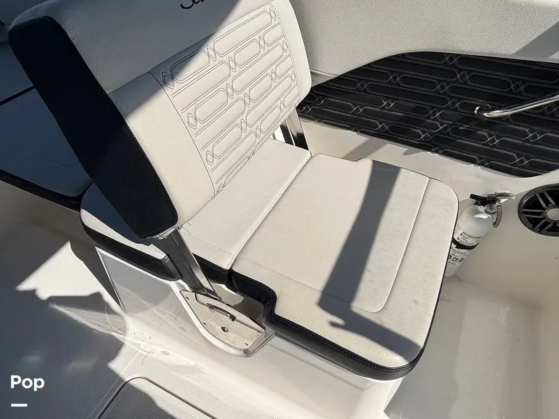 Slide: The Image of Sea Ray SPX 210 2025 - 15907668