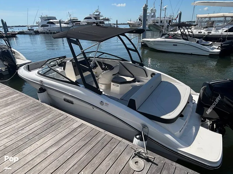 Slide: The Image of Sea Ray SPX 210 2025 - 15907679