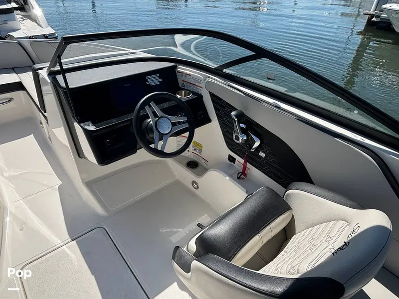 Slide: The Image of Sea Ray SPX 210 2025 - 15907660