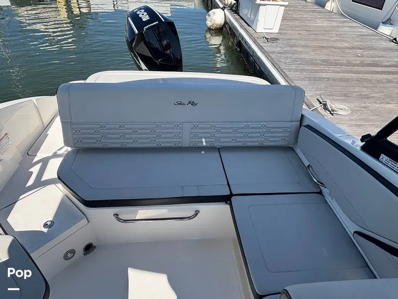 Slide: The Image of Sea Ray SPX 210 2025 - 15907664