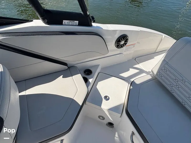 Slide: The Image of Sea Ray SPX 210 2025 - 15907665