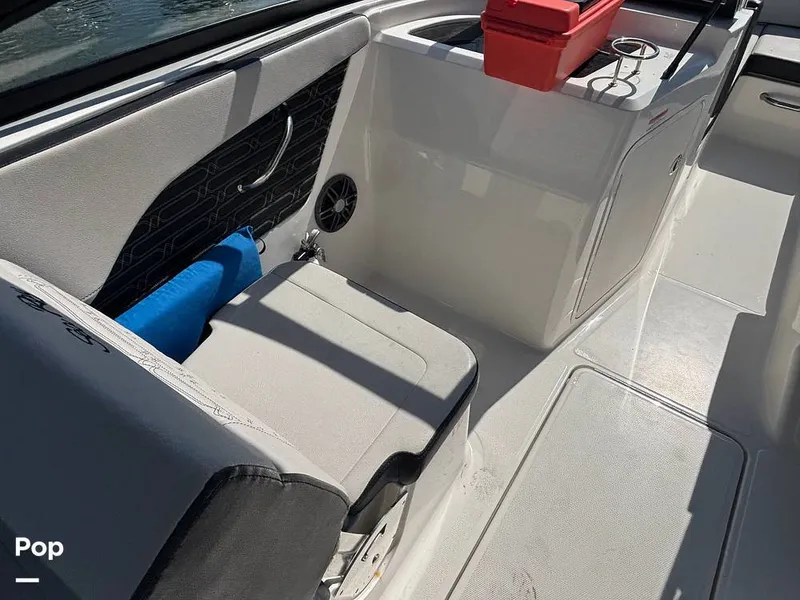 Slide: The Image of Sea Ray SPX 210 2025 - 15907630