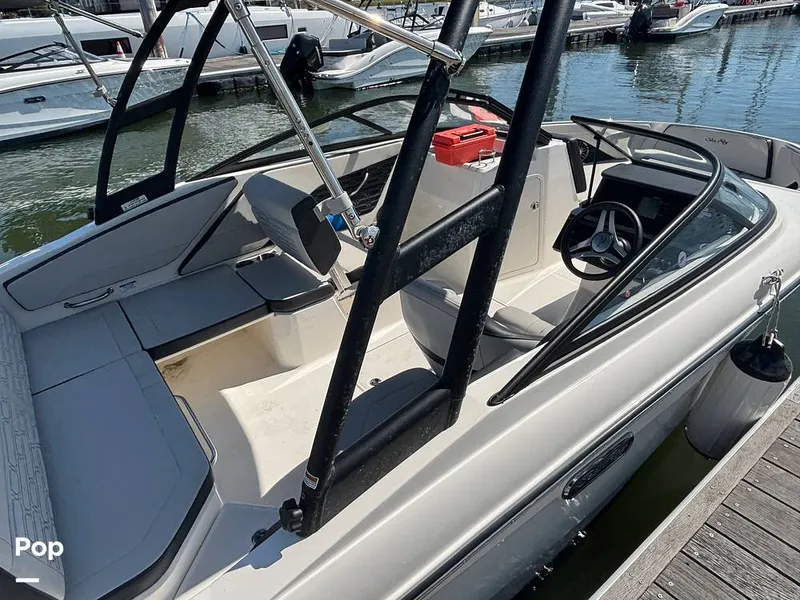 Slide: The Image of Sea Ray SPX 210 2025 - 15907656