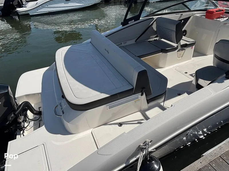 Slide: The Image of Sea Ray SPX 210 2025 - 15907657