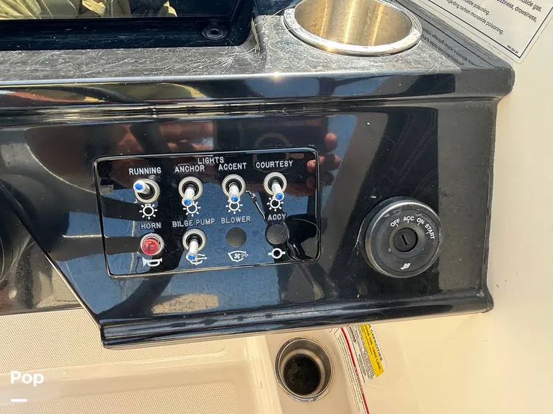 Slide: The Image of Sea Ray SPX 210 2025 - 15907421