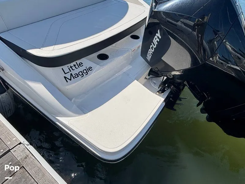 Slide: The Image of Sea Ray SPX 210 2025 - 15907430