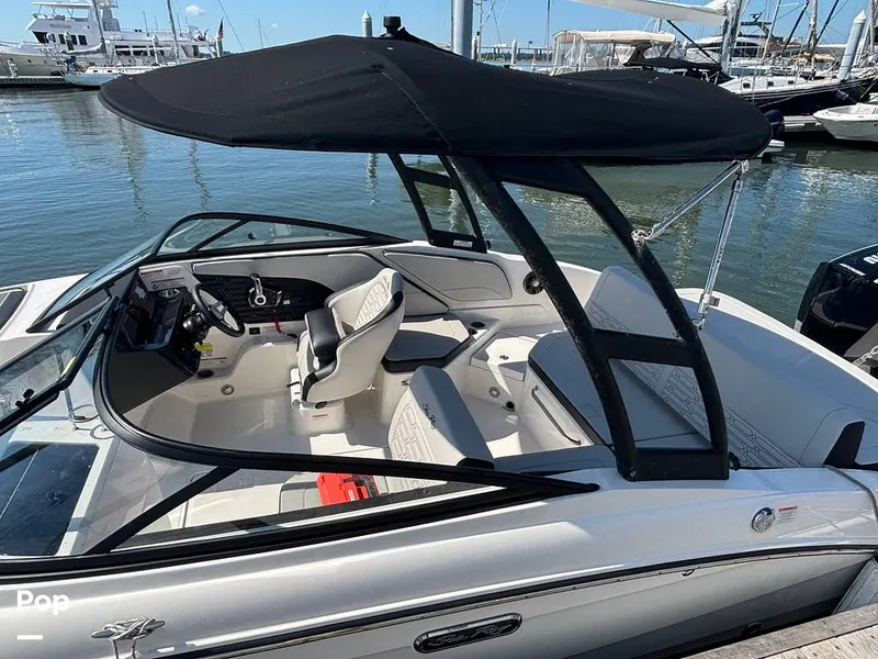 Slide: The Image of Sea Ray SPX 210 2025 - 15907434