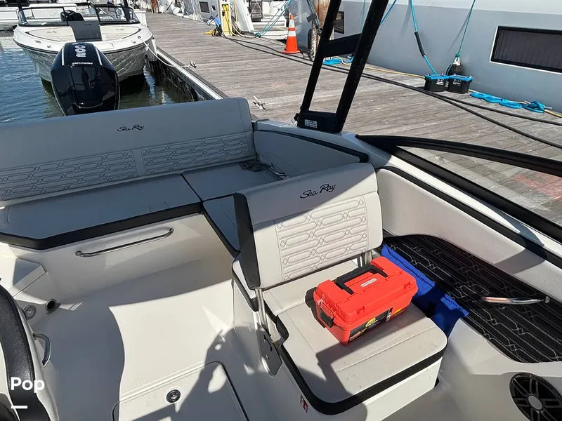 Slide: The Image of Sea Ray SPX 210 2025 - 15907415