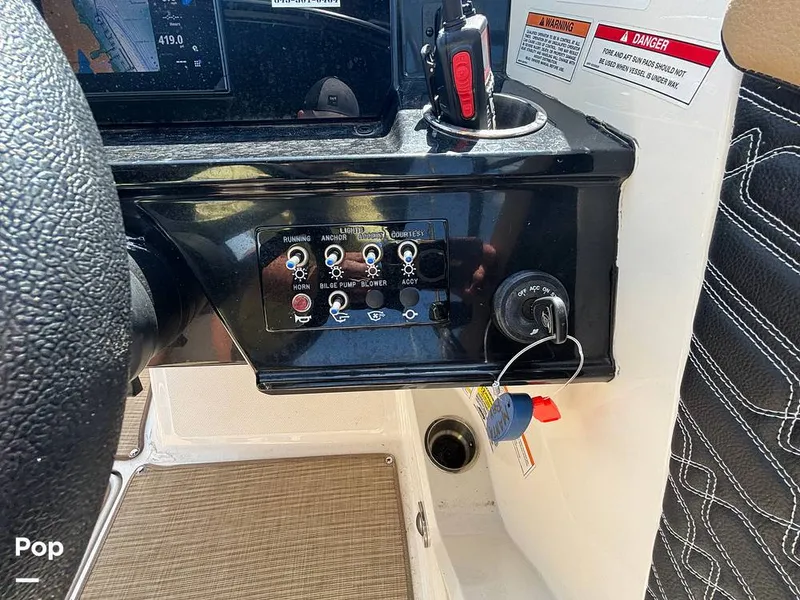 Slide: The Image of Sea Ray SPX 210 2025 - 15907377