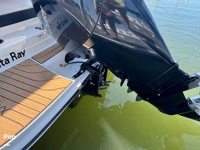 Slide: The Image of Sea Ray SPX 210 2025 - 15907383