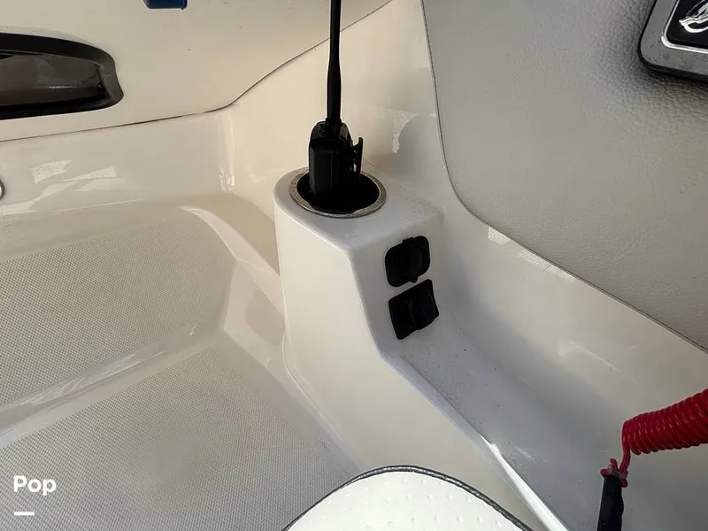 Slide: The Image of Sea Ray SPX 230 OB 2025 - 15907334