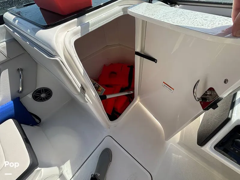 Slide: The Image of Sea Ray SPX 230 OB 2025 - 15907336