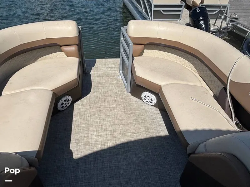 Slide: The Image of Lowe SS 230W 2024 - 15907213