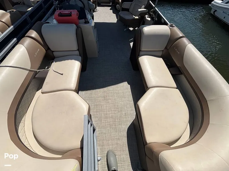 Slide: The Image of Lowe SS 230W 2024 - 15907216