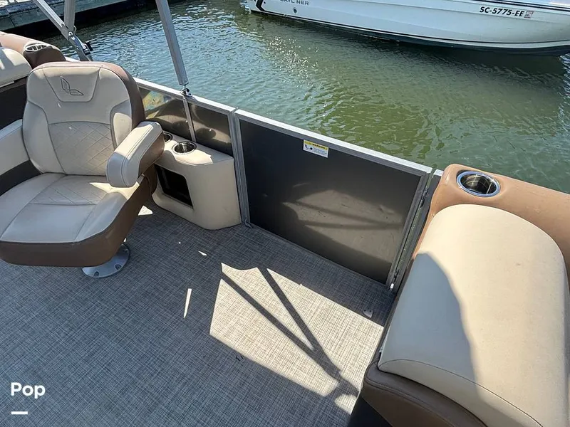 Slide: The Image of Lowe SS 230W 2024 - 15907219