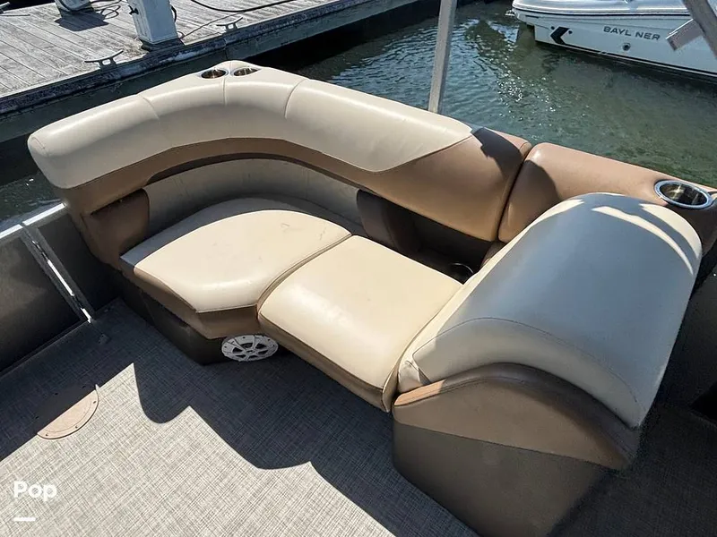 Slide: The Image of Lowe SS 230W 2024 - 15907227