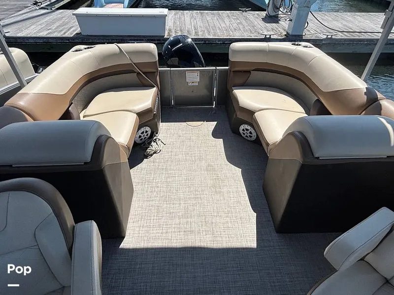 Slide: The Image of Lowe SS 230W 2024 - 15907224