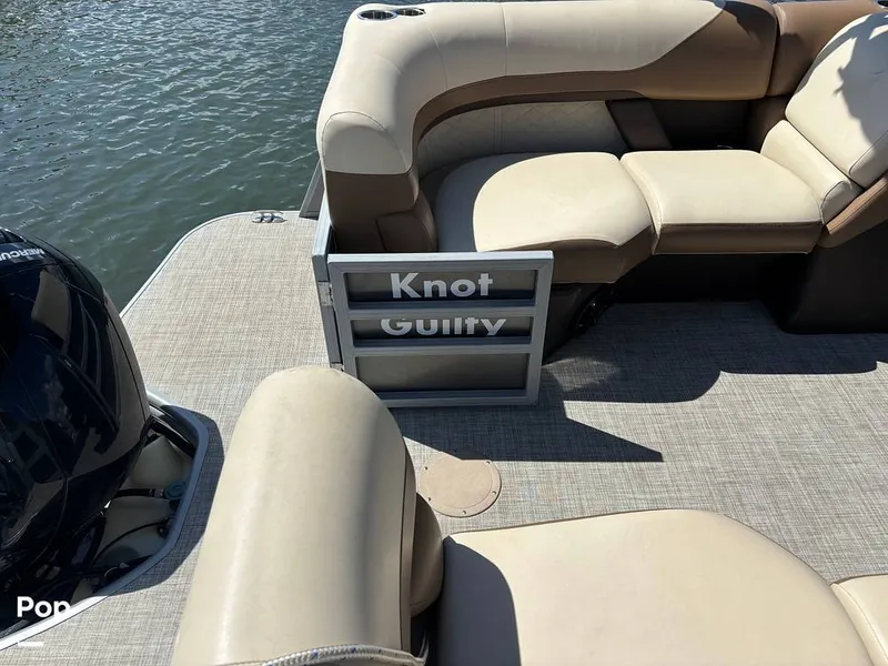 Slide: The Image of Lowe SS 230W 2024 - 15907175