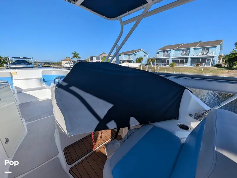 Slide: The Image of World Cat 266 LC 2001 - 16066222