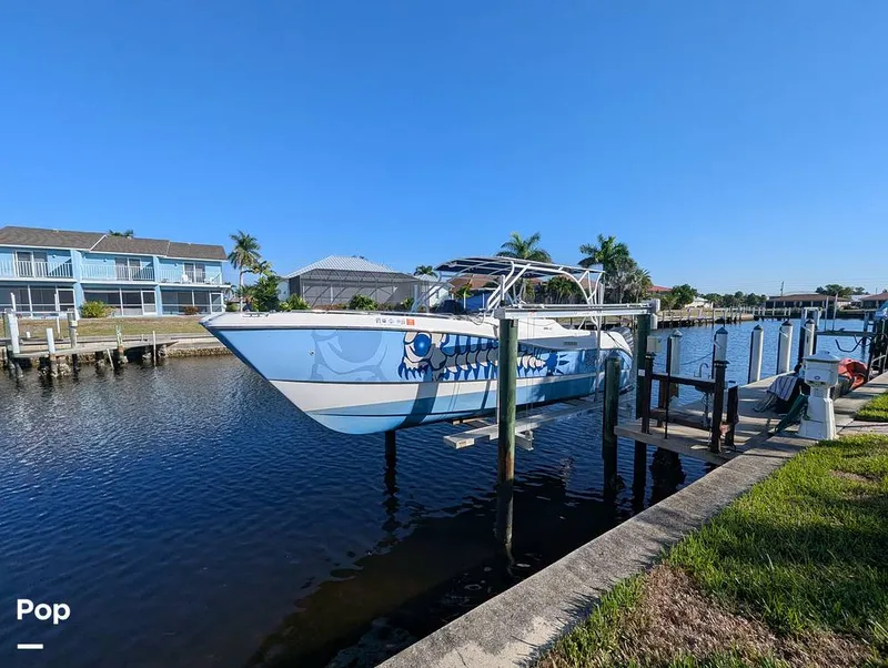 Slide: The Image of World Cat 266 LC 2001 - 16066325