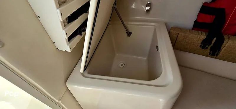 Slide: The Image of Hydra-Sports Vector 2300 VX 2011 - 16044473