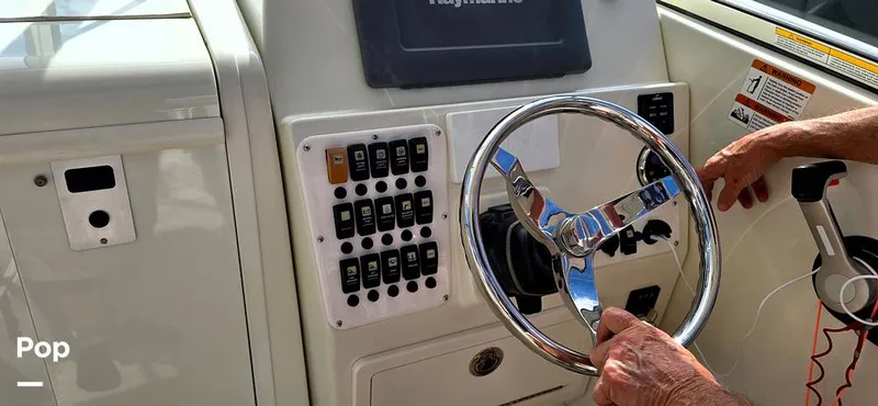 Slide: The Image of Hydra-Sports Vector 2300 VX 2011 - 16044300