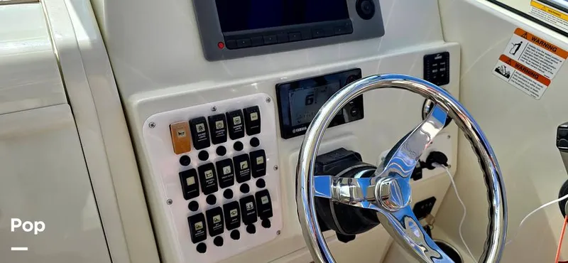 Slide: The Image of Hydra-Sports Vector 2300 VX 2011 - 16044302