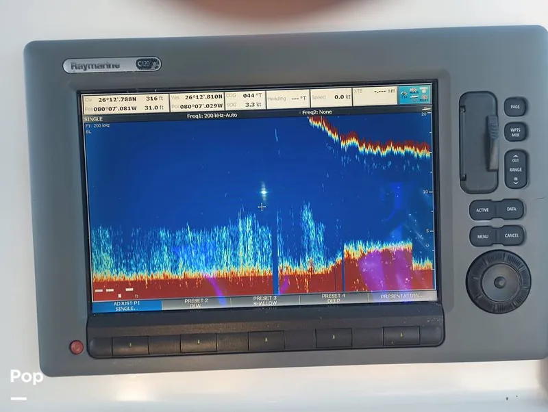 Slide: The Image of Hydra-Sports Vector 2300 VX 2011 - 16068225