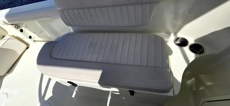 Slide: The Image of Hydra-Sports Vector 2300 VX 2011 - 16044316