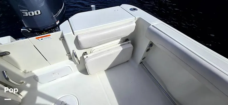 Slide: The Image of Hydra-Sports Vector 2300 VX 2011 - 16044327