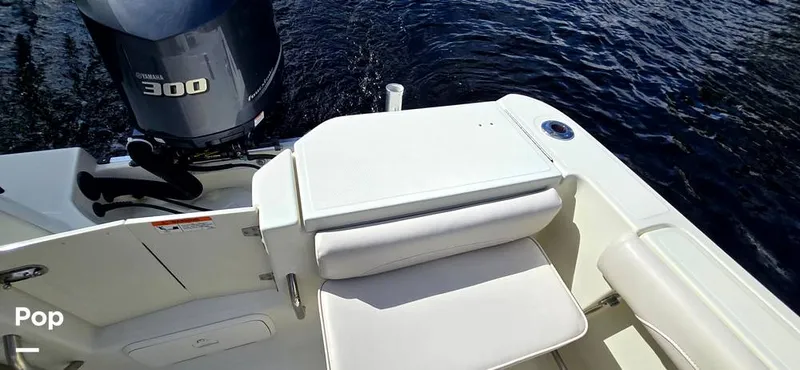 Slide: The Image of Hydra-Sports Vector 2300 VX 2011 - 16044344