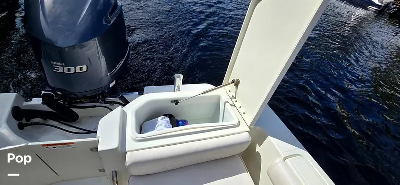 Slide: The Image of Hydra-Sports Vector 2300 VX 2011 - 16044345