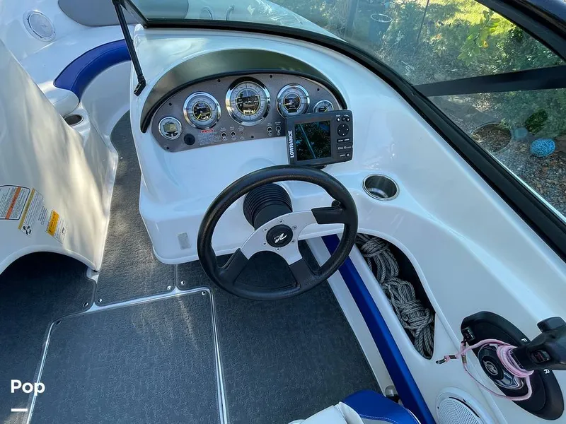 Slide: The Image of Sea Ray 205 Sport 2012 - 15973389