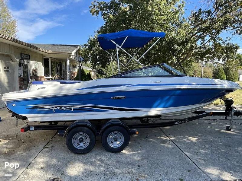 Slide: The Image of 2012 Sea Ray 205 Sport - 15943588