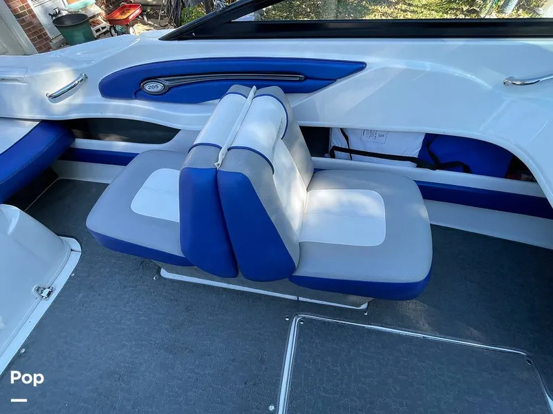 Slide: The Image of Sea Ray 205 Sport 2012 - 15973414