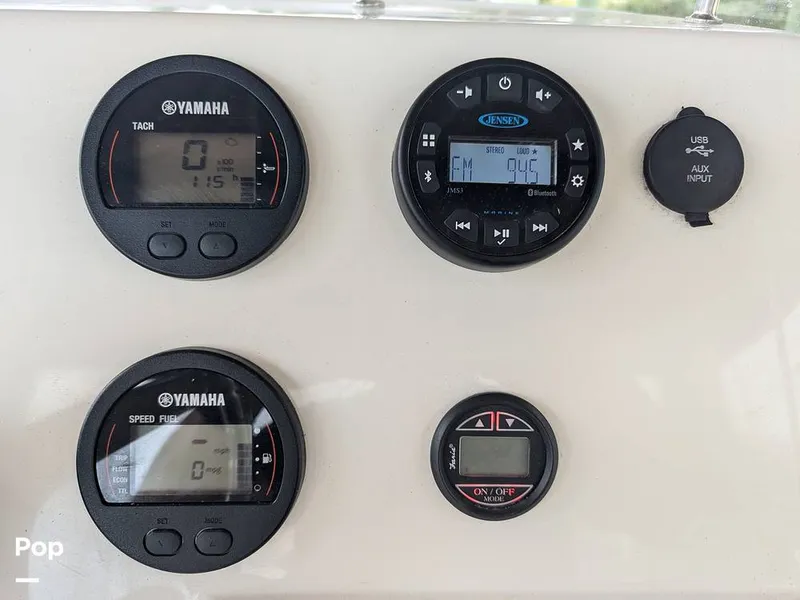 Slide: The Image of Clear Guages - 15917920