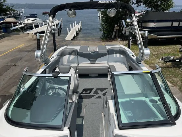 Slide: The Image of Mastercraft XT23 2019 - 12
