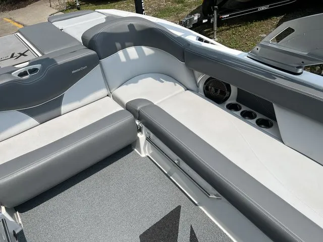 Slide: The Image of Mastercraft XT23 2019 - 17
